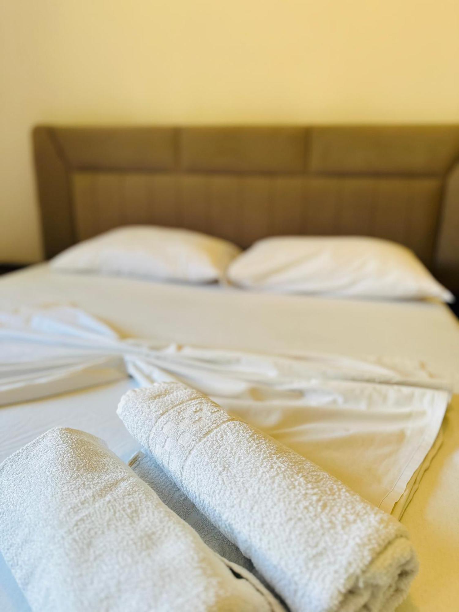 Pazari I Ri, Quiet And Stay, Self Check-in * Tiranë